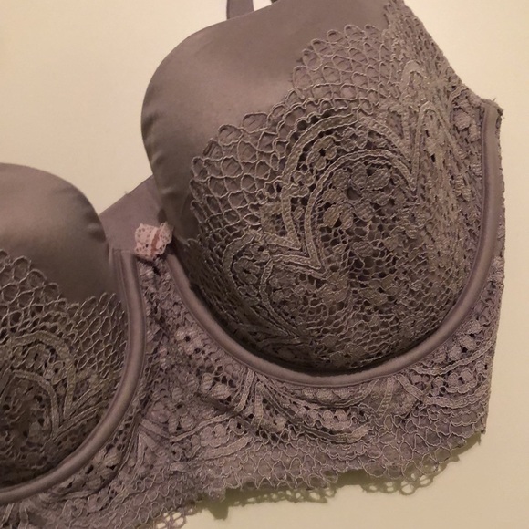 Victoria’s Secret Body By Victoria Bra - Picture 3 of 7